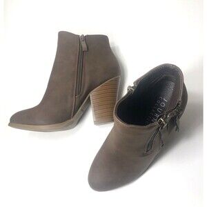 Journee Collection- Women’s Valley Zip-up Bootie - Size 6